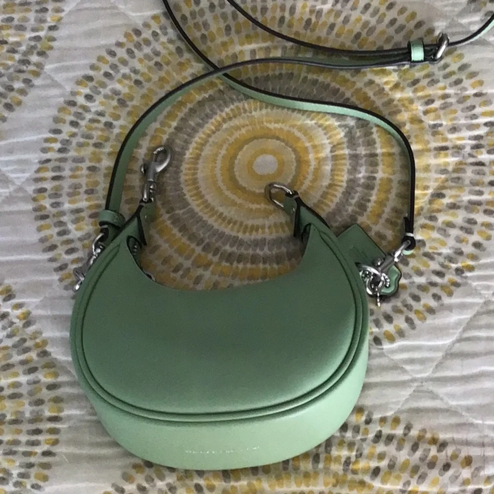 COPY - ⚡️FLASH SALE⚡️Coach Pale Pistachio / Silver Jonie Bag & Id Card Case - Picture 4 of 15